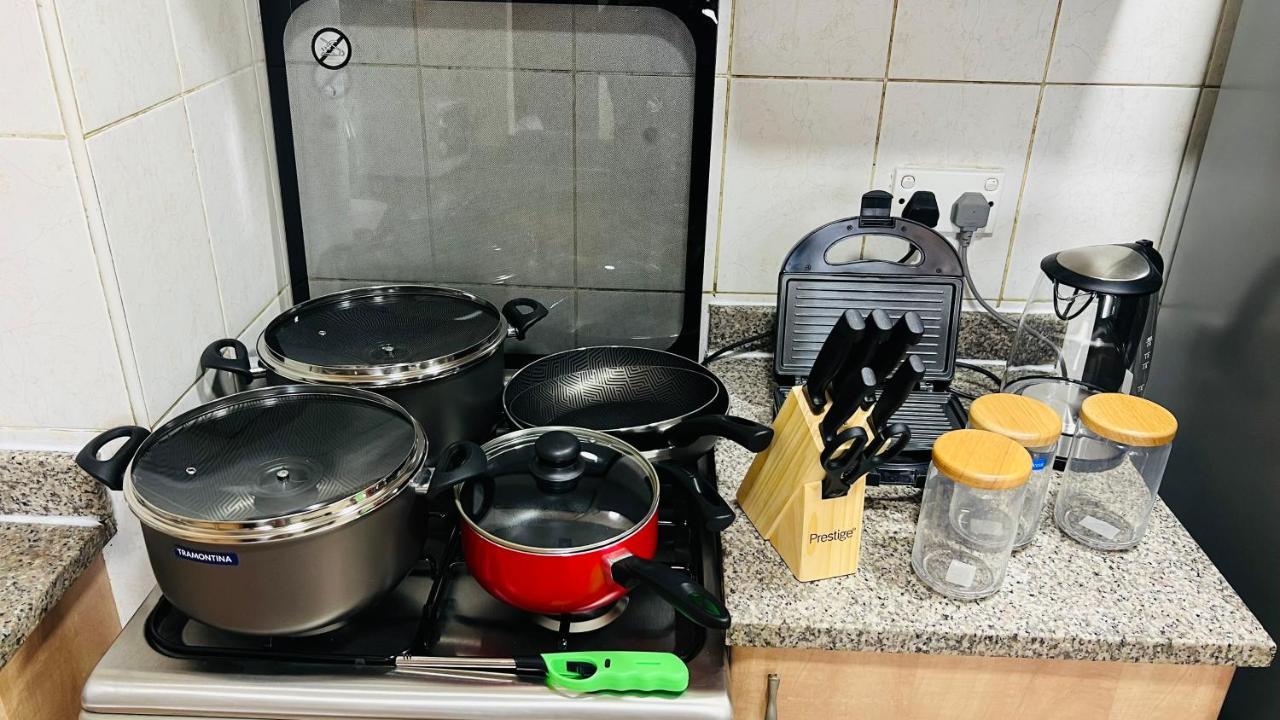 דובאי Newly Furnished Cozy One Bed Room Apartment 2 Bathroom City View מראה חיצוני תמונה