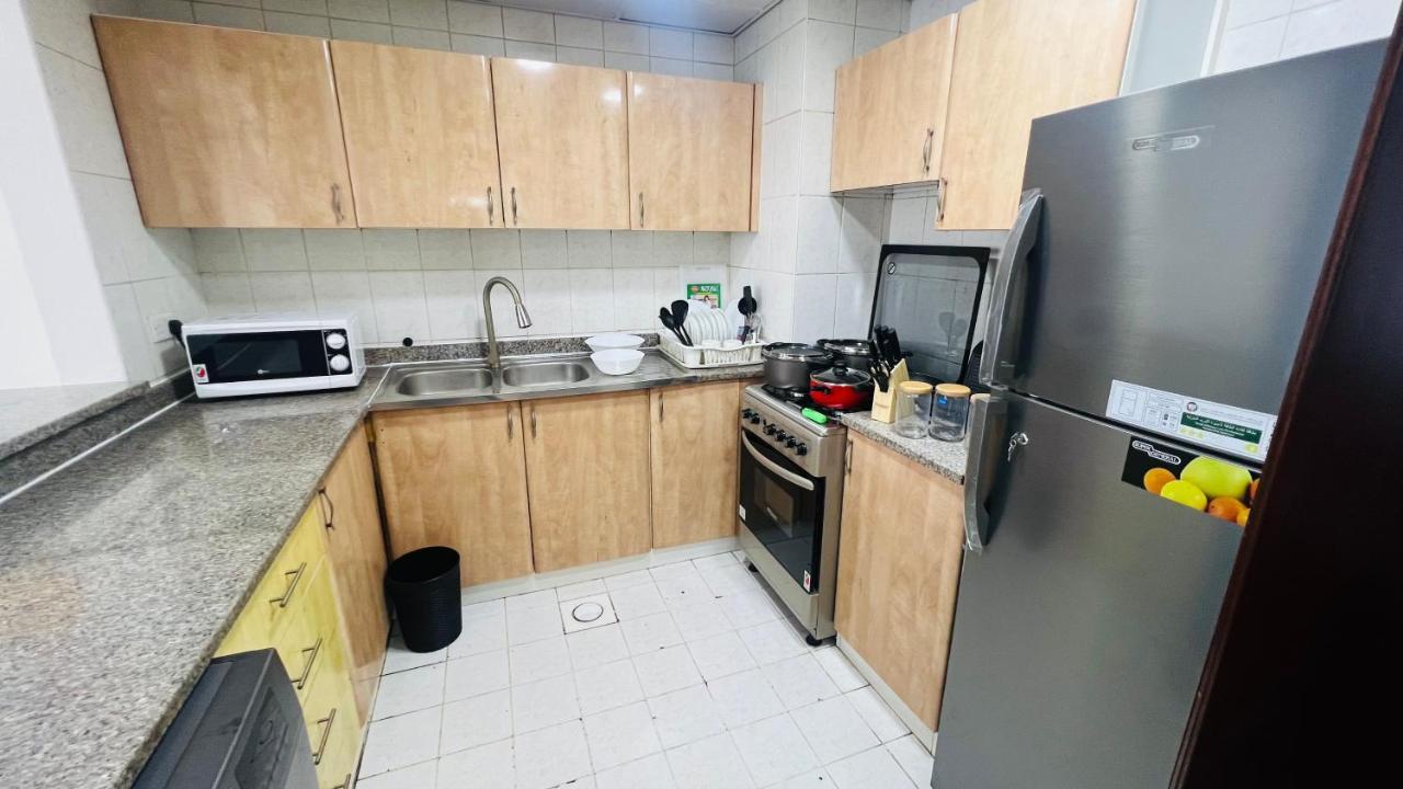 דובאי Newly Furnished Cozy One Bed Room Apartment 2 Bathroom City View מראה חיצוני תמונה