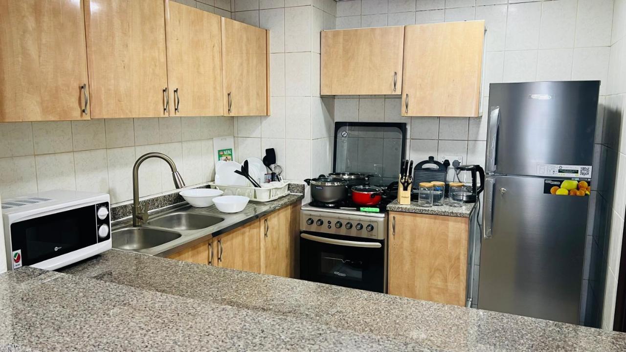 דובאי Newly Furnished Cozy One Bed Room Apartment 2 Bathroom City View מראה חיצוני תמונה