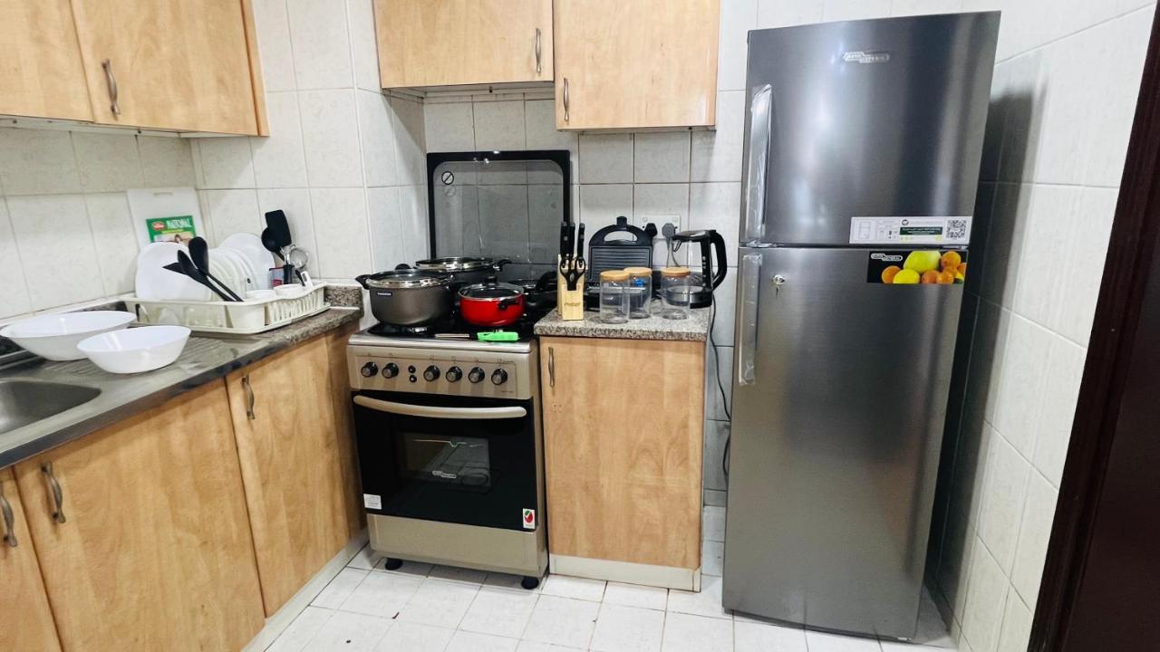 דובאי Newly Furnished Cozy One Bed Room Apartment 2 Bathroom City View מראה חיצוני תמונה