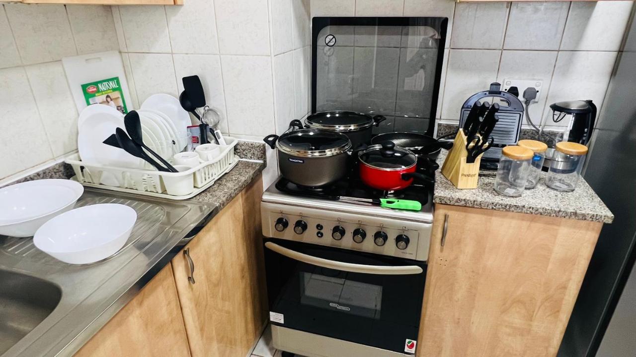 דובאי Newly Furnished Cozy One Bed Room Apartment 2 Bathroom City View מראה חיצוני תמונה