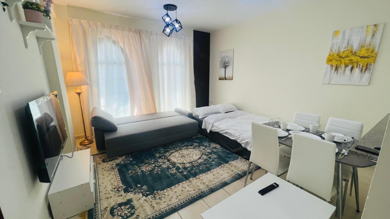 דובאי Newly Furnished Cozy One Bed Room Apartment 2 Bathroom City View מראה חיצוני תמונה