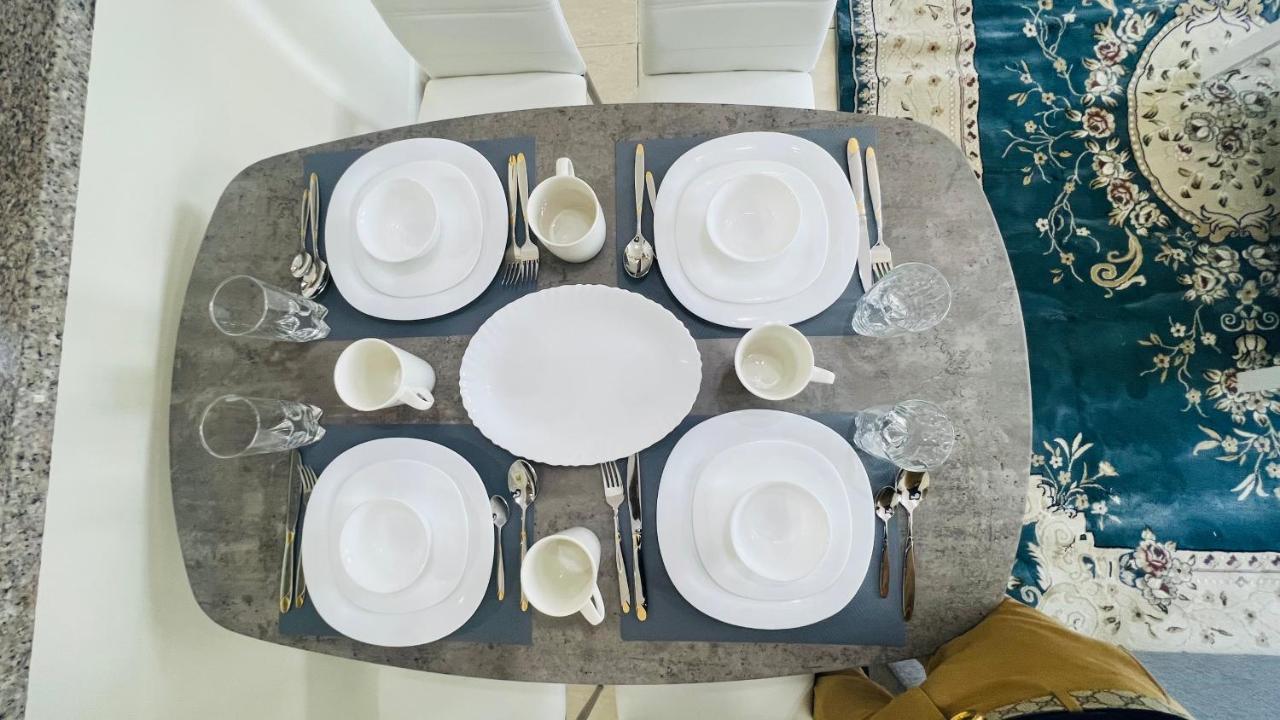 דובאי Newly Furnished Cozy One Bed Room Apartment 2 Bathroom City View מראה חיצוני תמונה